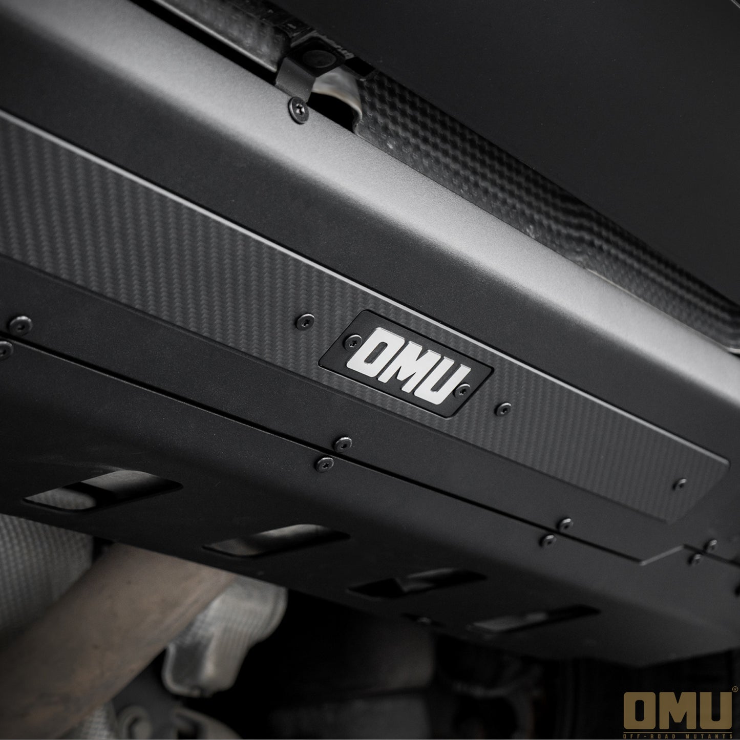 OMU Genesis Series Aluminum Exhaust Tailpipe Trim Kit for Land Rover Defender 110/130 with 3.0L Engine