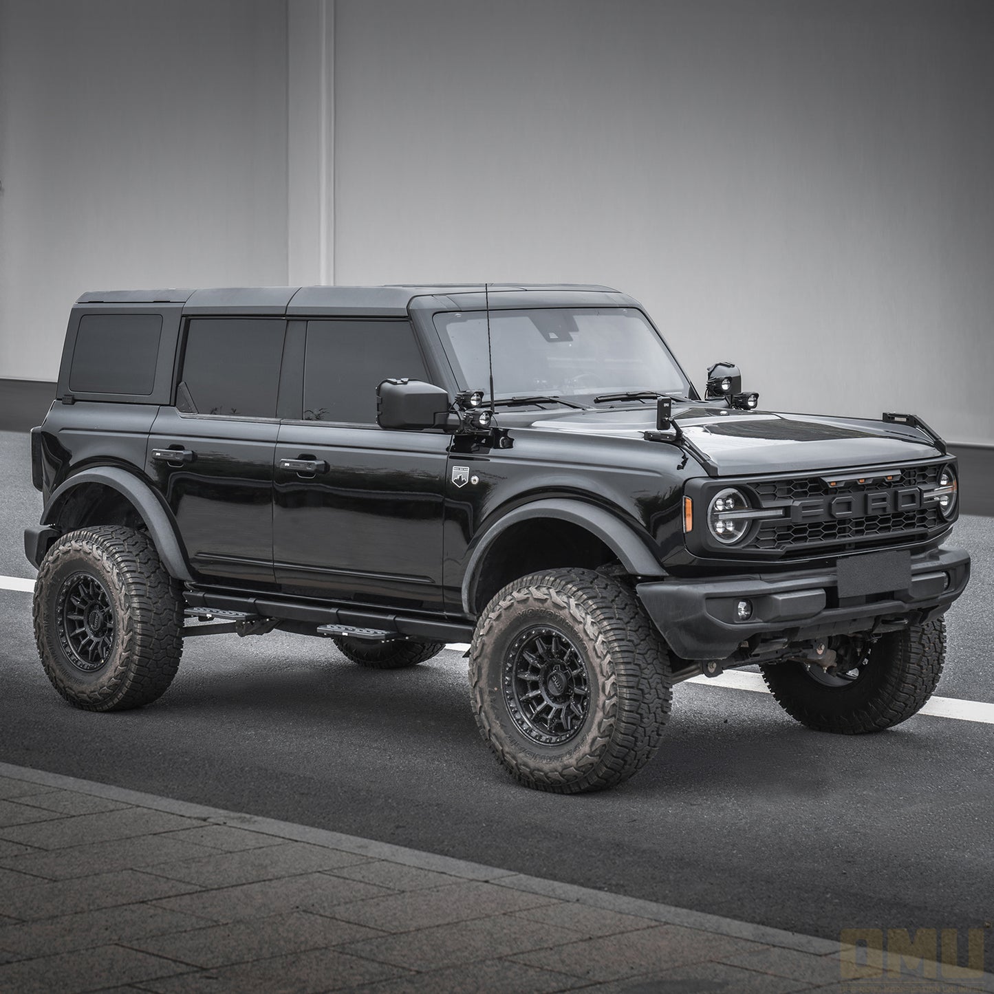 OMU Genesis Series Running Board Side Step For Ford Bronco