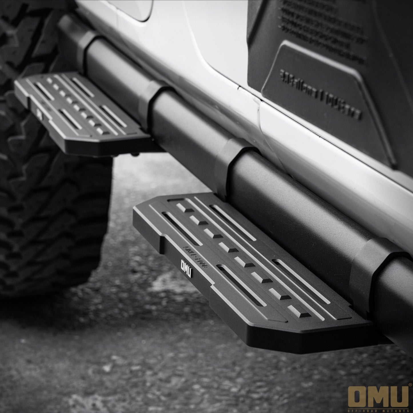 OMU Genesis Series Rock-rail Step For Jeep Wrangler JL